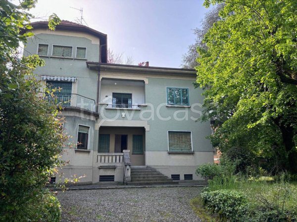 casa indipendente in vendita a Seregno