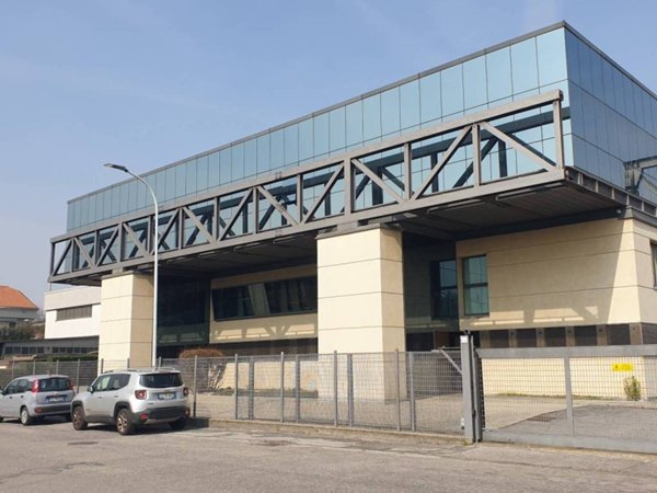 capannone in vendita a Seregno