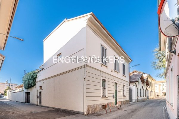 casa indipendente in vendita a Seregno