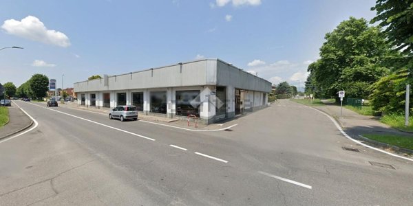 locale commerciale in vendita a Seregno