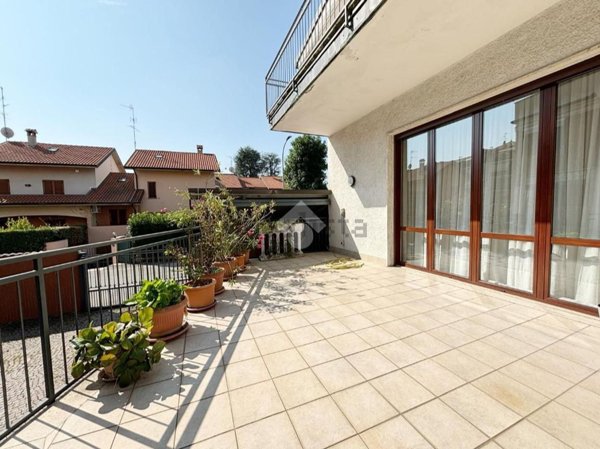 casa indipendente in vendita a Seregno