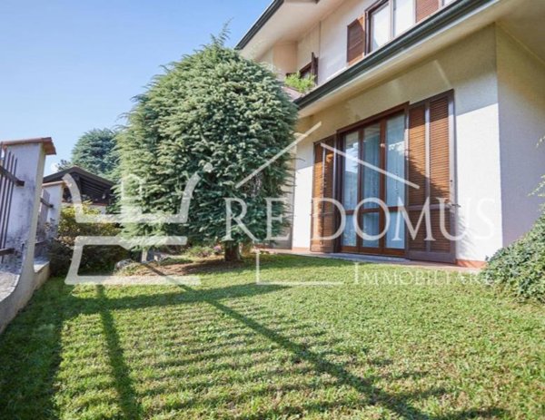 casa indipendente in vendita a Seregno