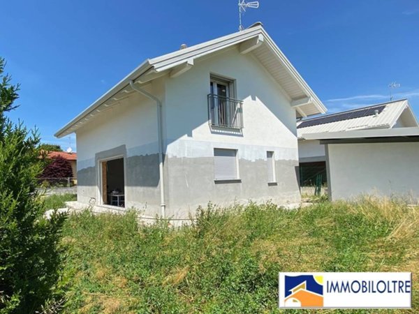 casa indipendente in vendita a Seregno
