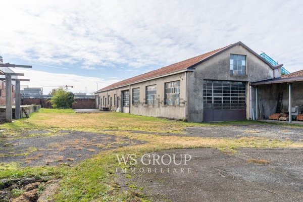 capannone in vendita a Seregno