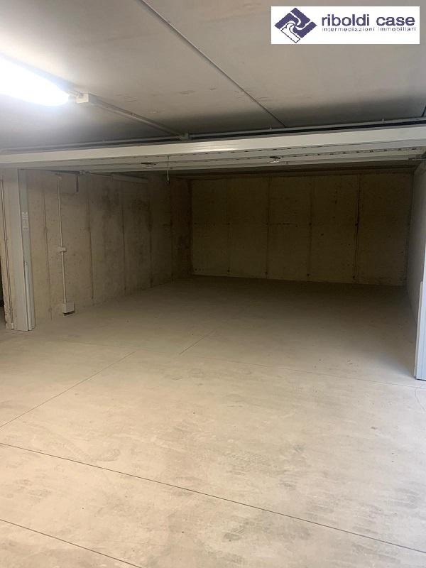 negozio in vendita a Seregno