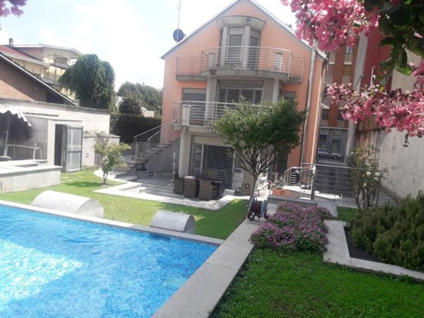 casa indipendente in vendita a Seregno