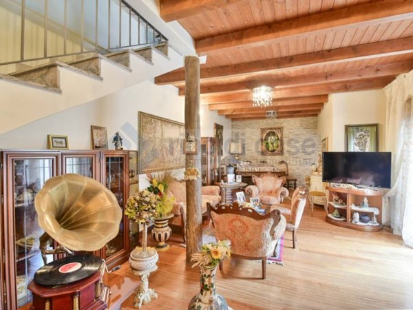 casa indipendente in vendita a Seregno