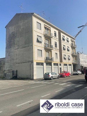 negozio in vendita a Seregno