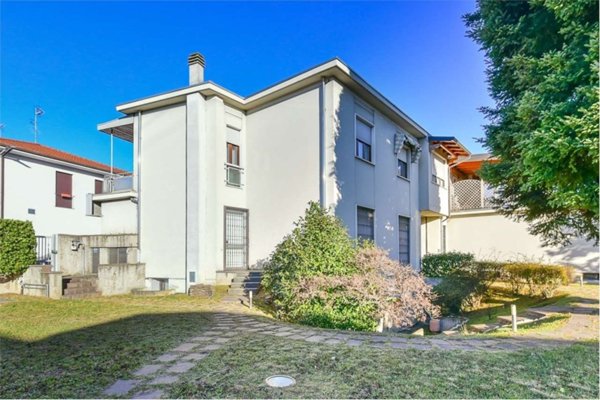 casa indipendente in vendita a Seregno