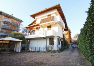 casa indipendente in vendita a Seregno
