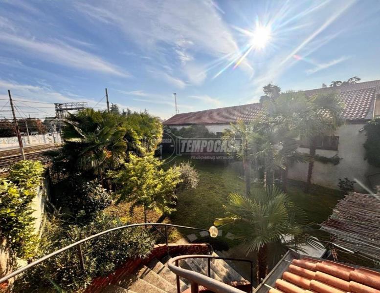 casa indipendente in vendita a Seregno