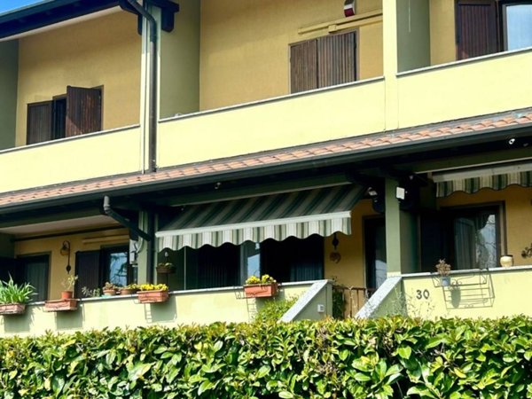 casa indipendente in vendita a Seregno