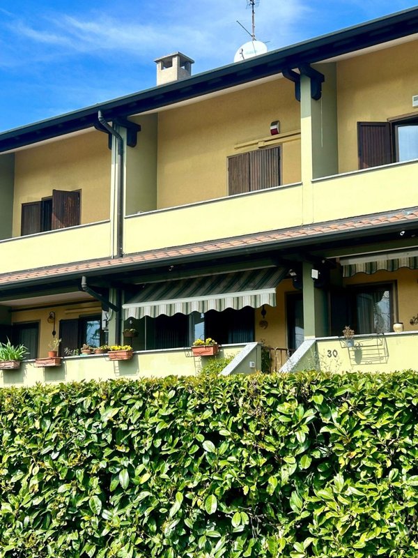 casa indipendente in vendita a Seregno