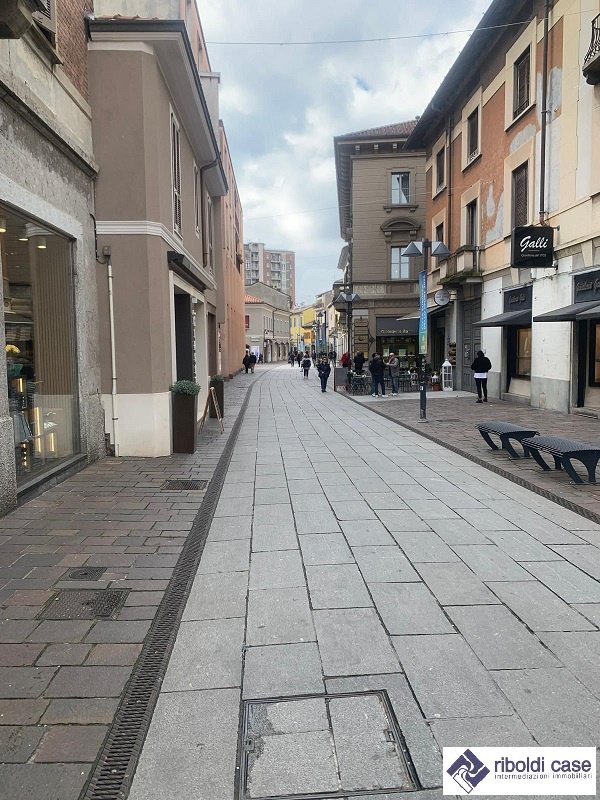 negozio in vendita a Seregno