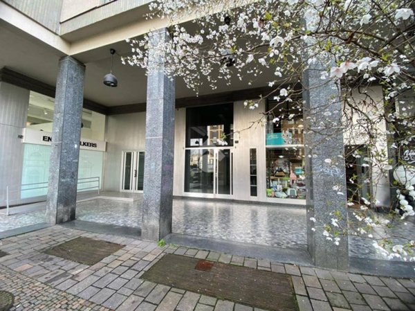 negozio in vendita a Seregno