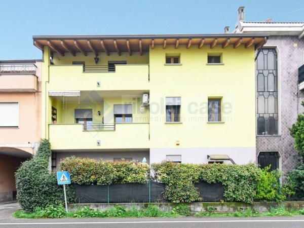 casa indipendente in vendita a Seregno