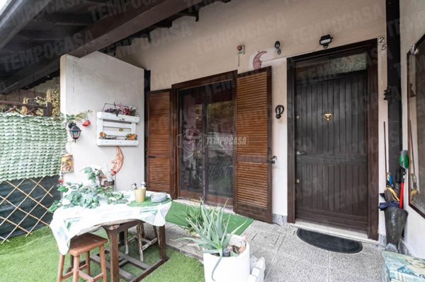 casa indipendente in vendita a Seregno
