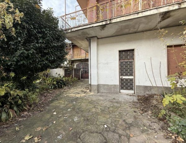casa indipendente in vendita a Seregno