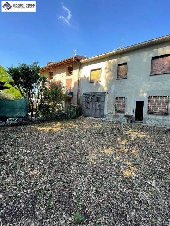 casa indipendente in vendita a Seregno