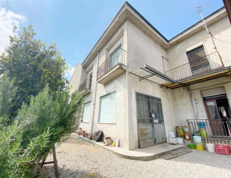 casa indipendente in vendita a Seregno