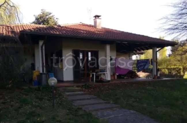 casa indipendente in vendita a Seregno