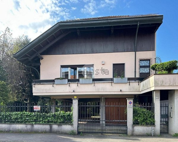 casa indipendente in vendita a Seregno