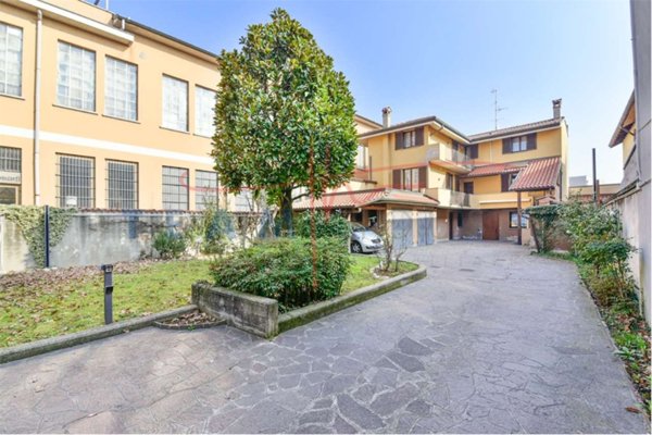 casa indipendente in vendita a Seregno