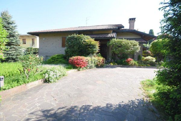 casa indipendente in vendita a Seregno