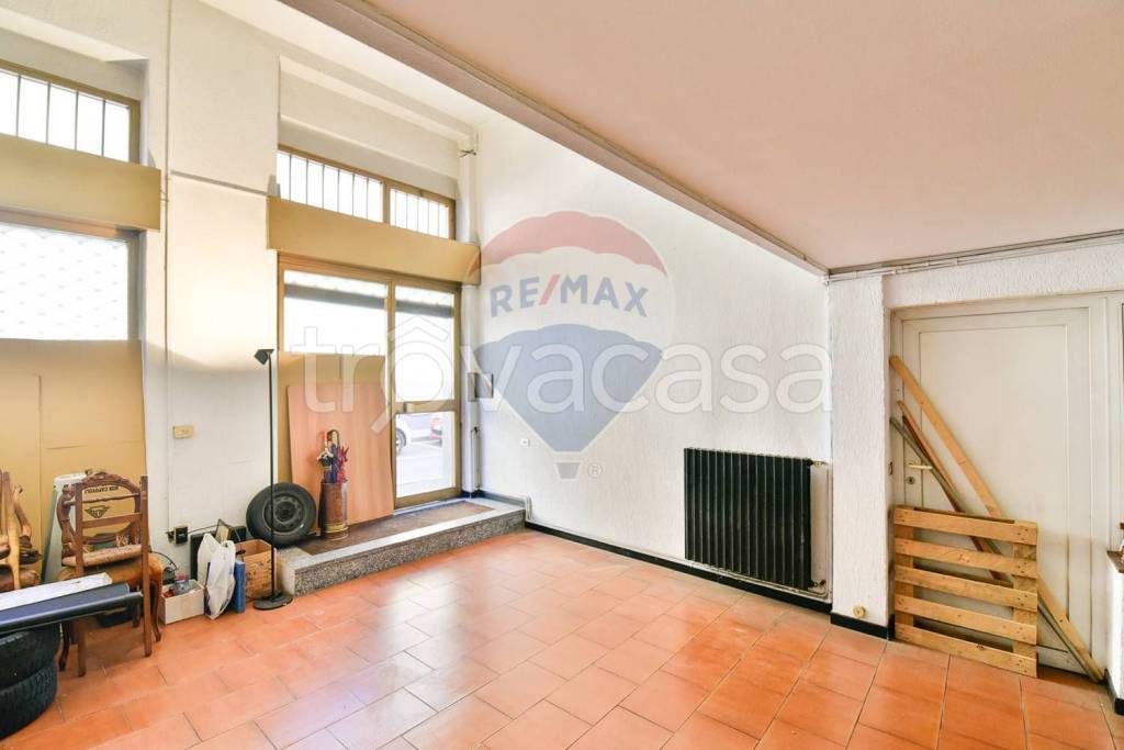 negozio in vendita a Seregno