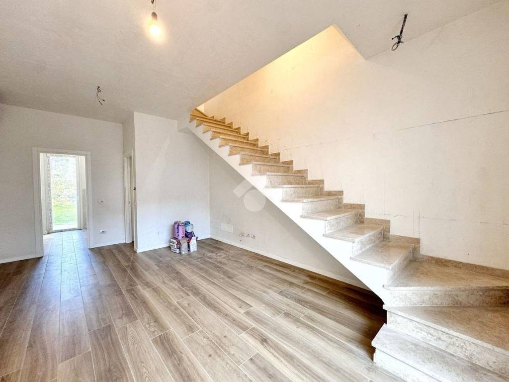 casa indipendente in vendita a Seregno