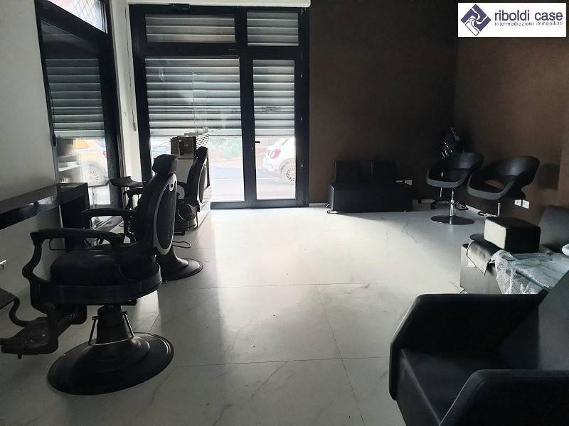 negozio in vendita a Seregno