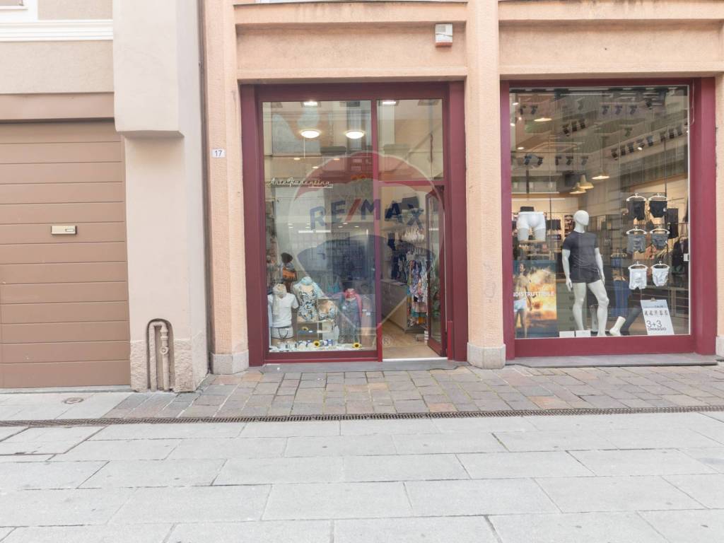 negozio in vendita a Seregno