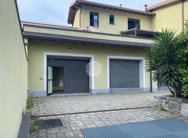 casa indipendente in vendita a Seregno