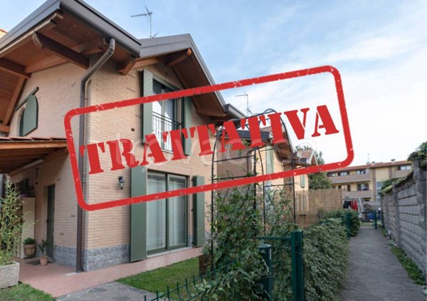 casa indipendente in vendita a Seregno