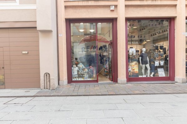 negozio in vendita a Seregno