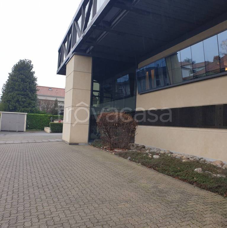 capannone in vendita a Seregno