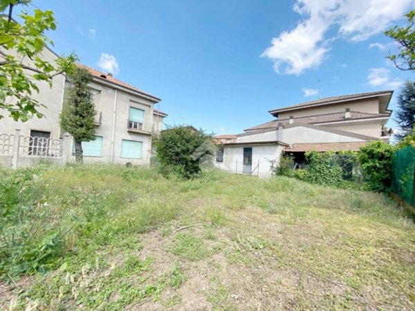 casa indipendente in vendita a Seregno
