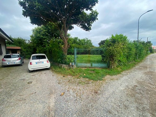 capannone in vendita a Seregno