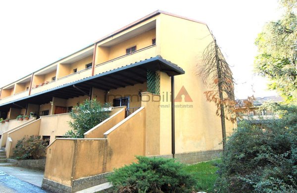 casa indipendente in vendita a Seregno