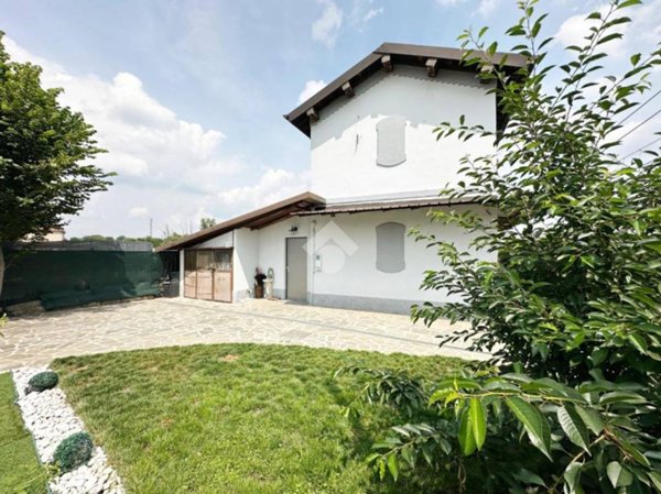 casa indipendente in vendita a Seregno