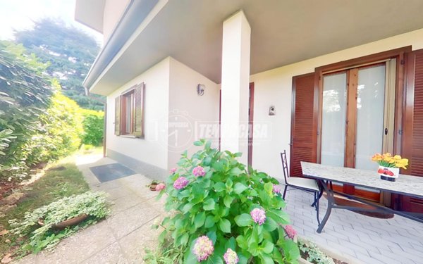 casa indipendente in vendita a Seregno