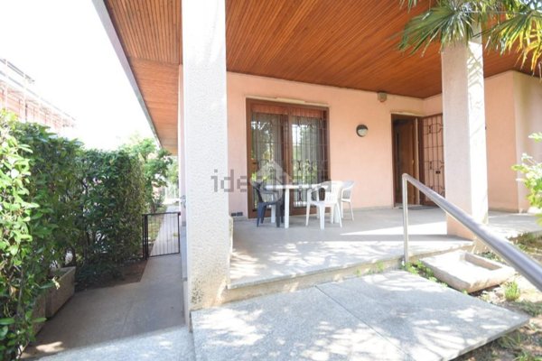 casa indipendente in vendita a Seregno