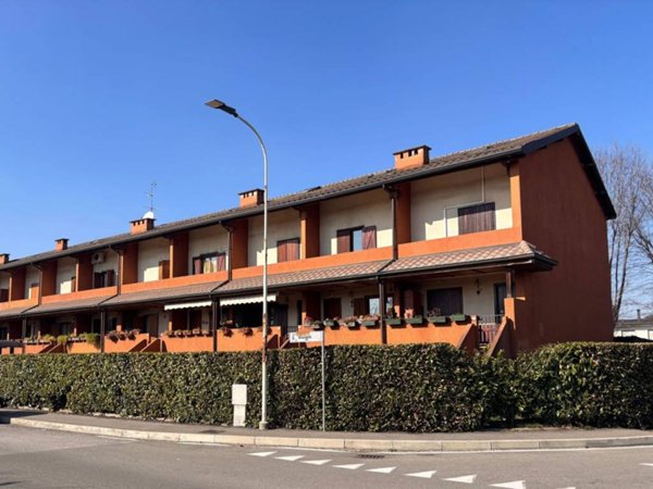 casa indipendente in vendita a Seregno