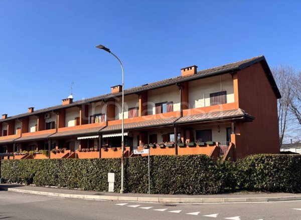 casa indipendente in vendita a Seregno