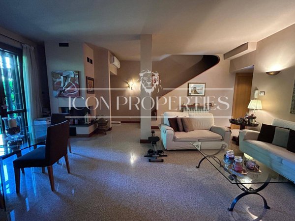 casa indipendente in vendita a Seregno