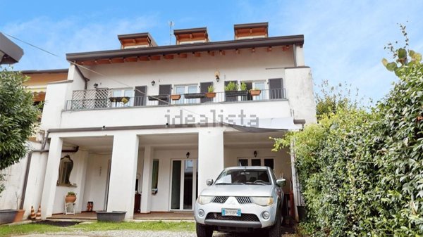 casa indipendente in vendita a Seregno