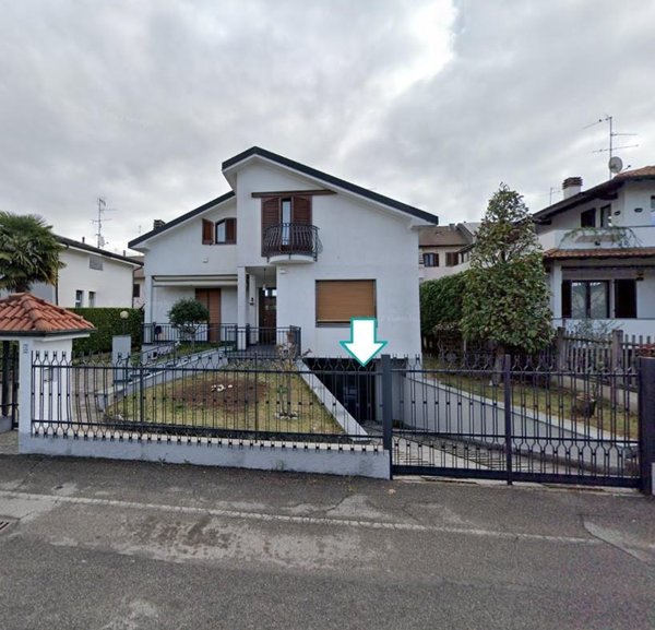 locale di sgombero in vendita a Seregno