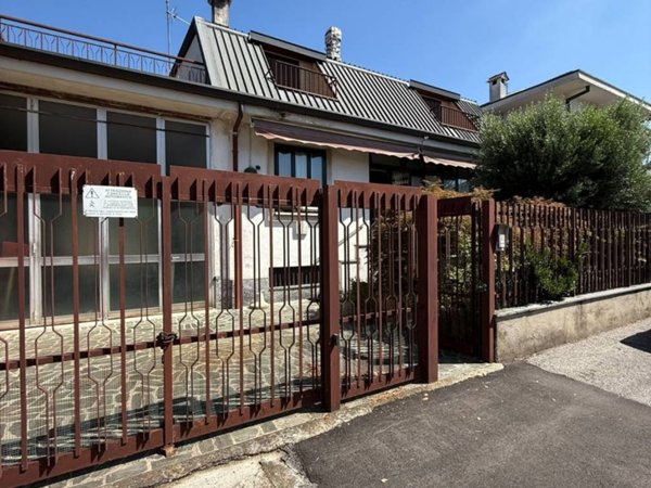 casa indipendente in vendita a Seregno