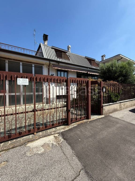 casa indipendente in vendita a Seregno