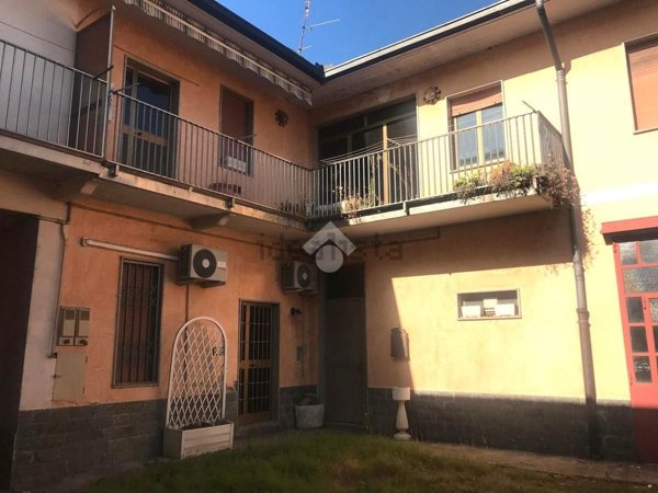 esavano in vendita a Seregno